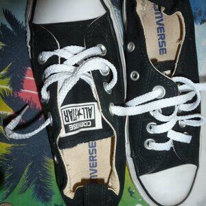 Converse All Star SZ 5 sneakers. Preowned in great condition.